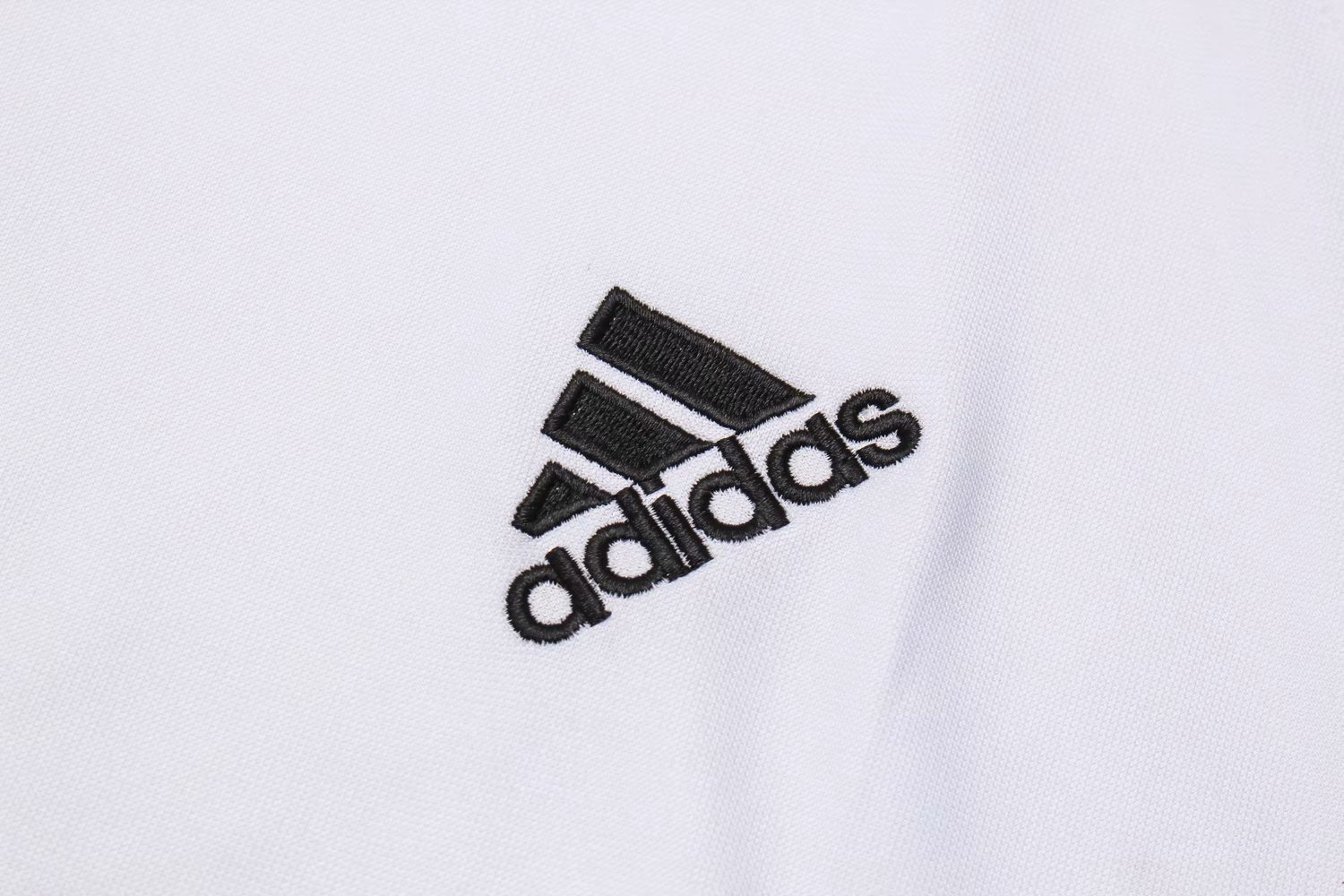 Kit treinamento oficial Adidas Real Madrid 2018 2019 Branco Kit treinamento oficial Adidas Real Madrid 2018 2019 Branco